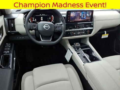 New 2026 Nissan Pathfinder SL image 13