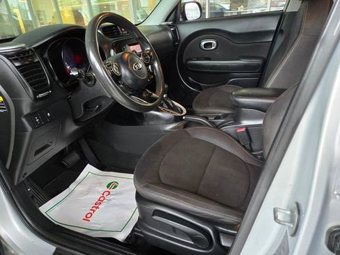 Used 2016 Kia Soul FWD image 11