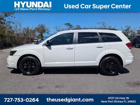 Used 2020 Dodge Journey SE w/ SE Popular Equipment Group image 2
