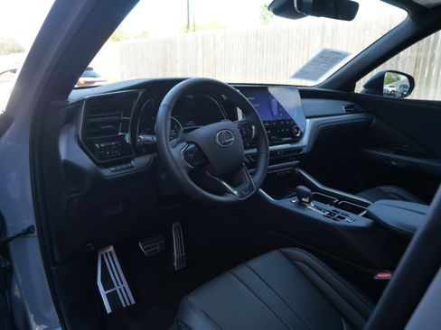 Used 2025 Lexus TX 500h AWD image 21