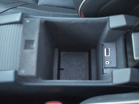 Used 2016 Volvo S60 T5 R-Design image 31