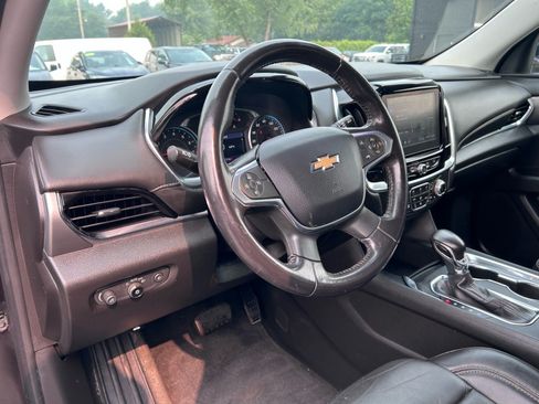 Used 2021 Chevrolet Traverse LT AWD/4WD image 11