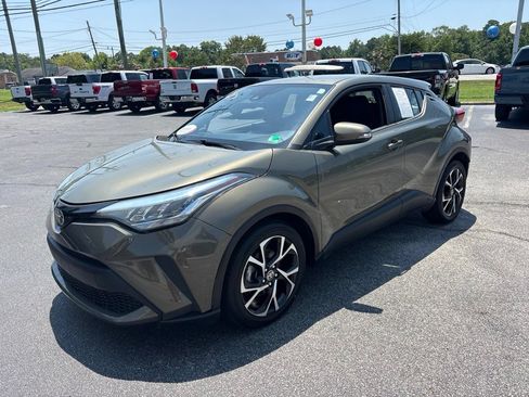Used 2021 Toyota C-HR XLE FWD image 7