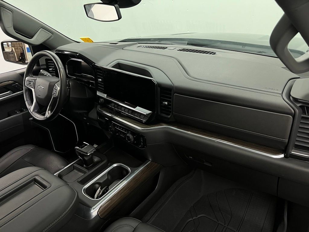 Used 2022 Chevrolet Silverado 1500 RST w/ Redline Edition AWD/4WD image 30