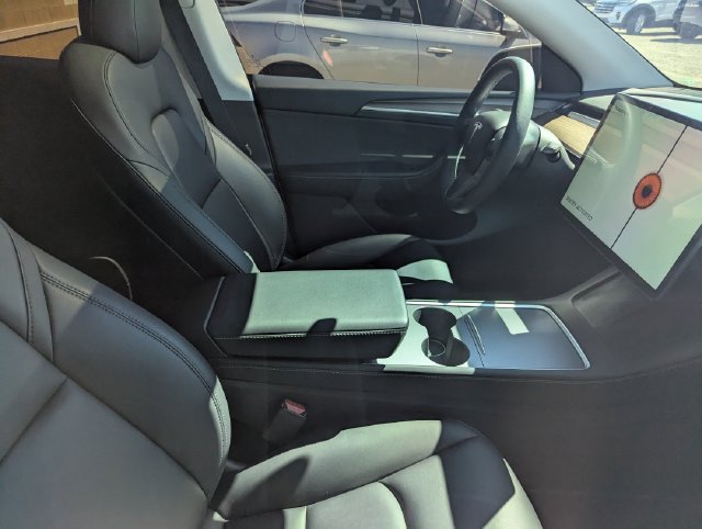 Used 2023 Tesla Model Y Performance AWD/4WD image 9