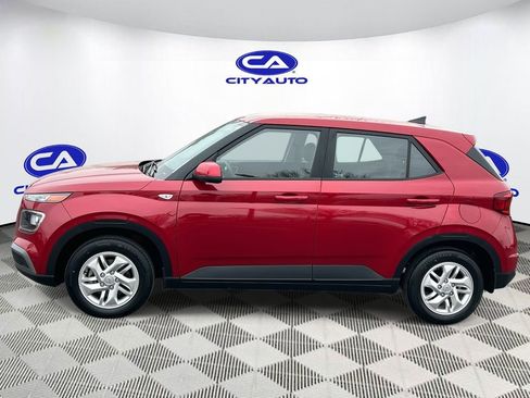 Used 2022 Hyundai Venue SE image 7