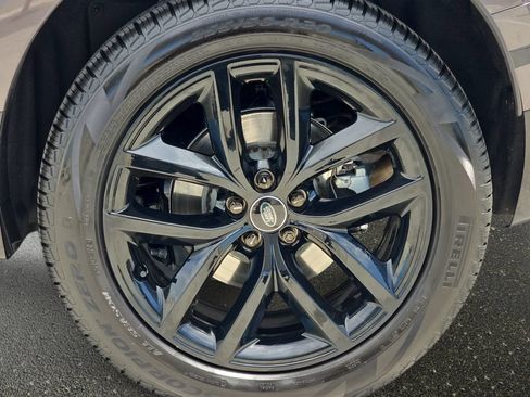 Certified 2026 Land Rover Range Rover Velar Dynamic SE AWD/4WD image 34
