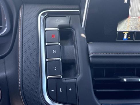 Used 2023 GMC Yukon XL AT4 AWD/4WD image 24