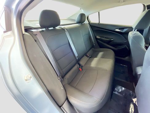 Used 2017 Chevrolet Cruze LS FWD image 15