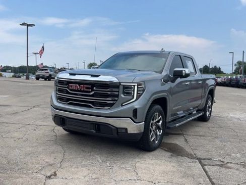 Used 2025 GMC Sierra 1500 SLT w/ SLT Premium Plus Package AWD/4WD image 4