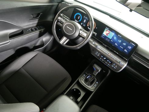 Used 2024 Hyundai Kona SEL AWD/4WD image 9