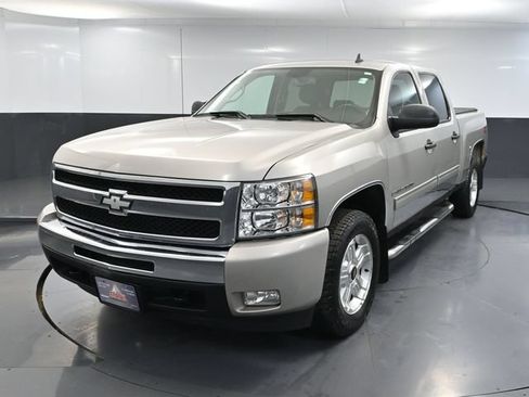 Used 2009 Chevrolet Silverado 1500 LT w/ Power Pack Plus AWD/4WD image 10