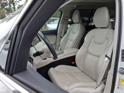 Used 2022 Volvo XC90 T8 Inscription w/ Advanced Package AWD/4WD image 6