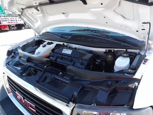 Used 2021 GMC Savana 3500 w/ Power Convenience Package RWD image 34