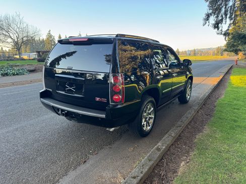 Used 2013 GMC Yukon Denali image 5