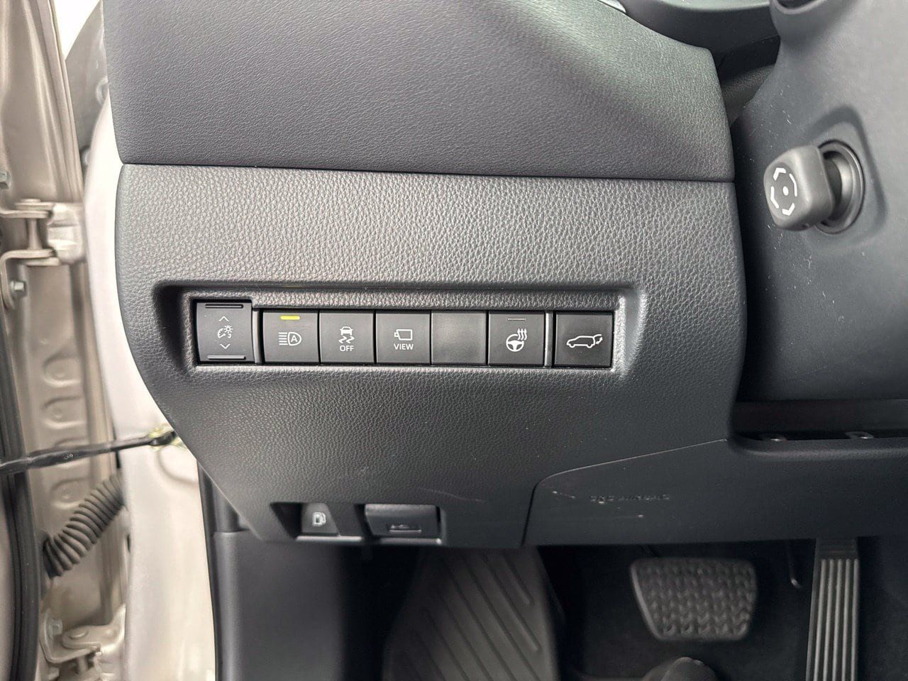 Used 2024 Toyota Venza Limited AWD/4WD image 34