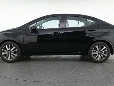Used 2025 Nissan Versa SV FWD image 5