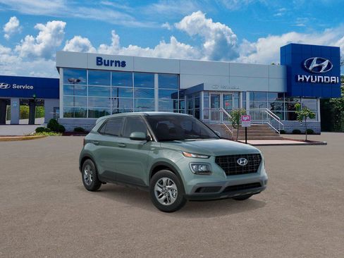 New 2026 Hyundai Venue SE image 2