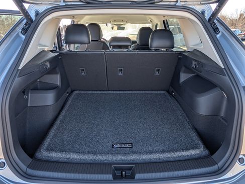 New 2026 Volkswagen Tiguan SE image 7