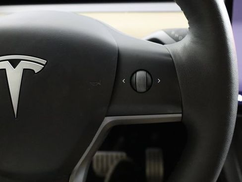 Used 2023 Tesla Model Y Performance AWD/4WD image 19