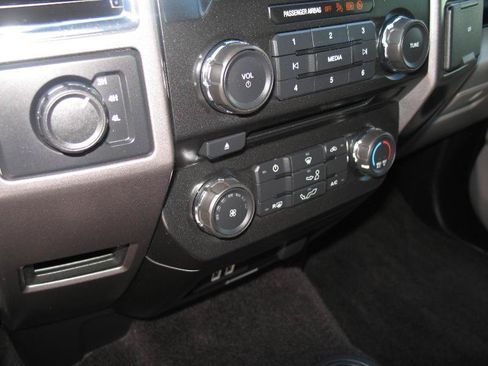 Used 2016 Ford F150 XLT w/ Equipment Group 301A Mid AWD/4WD image 41