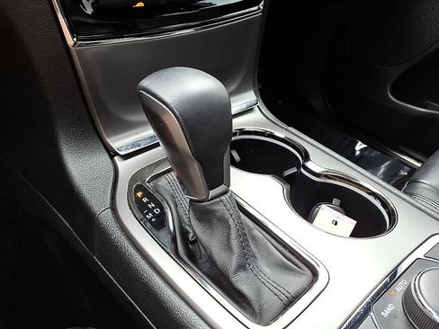 Used 2019 Jeep Grand Cherokee Limited X image 27