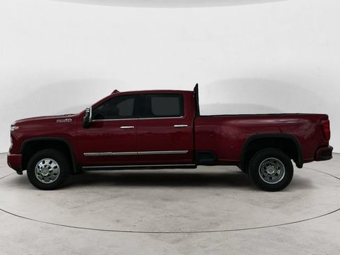 Used 2024 Chevrolet Silverado 3500 High Country w/ High Country Premium Package AWD/4WD image 2