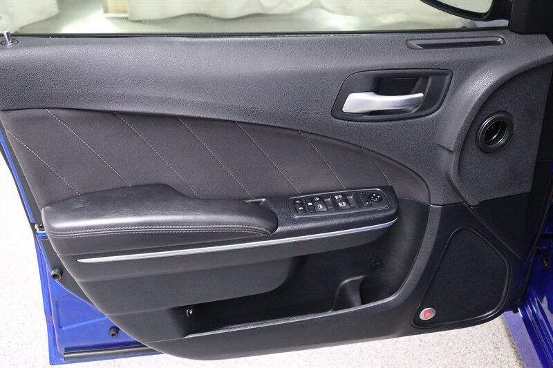 Used 2018 Dodge Charger R/T Scat Pack w/ Beats Audio Group RWD image 17