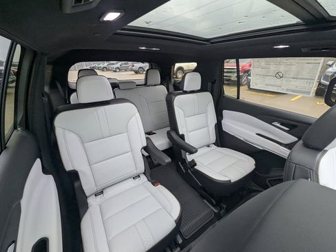 New 2026 Chevrolet Traverse High Country w/ LPO, Floor Liner Package image 14