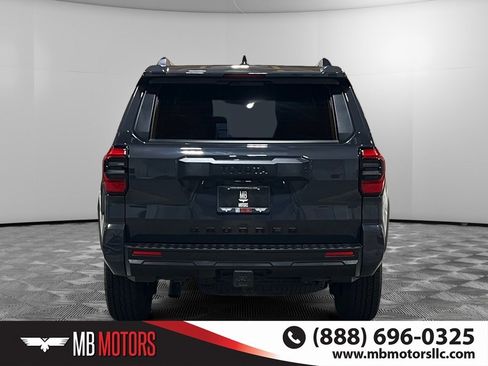 Used 2025 Toyota 4Runner TRD Off-Road image 4