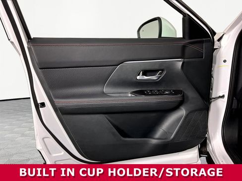 Used 2025 Nissan Kicks SR FWD image 18