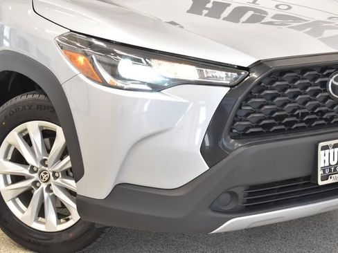 Used 2024 Toyota Corolla Cross LE AWD/4WD image 29