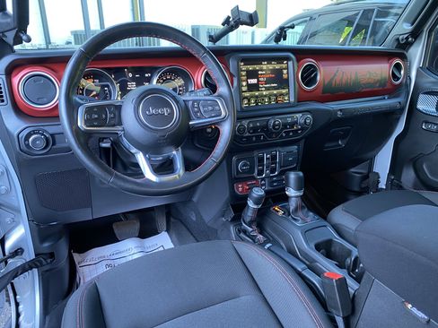 Used 2023 Jeep Wrangler Unlimited Rubicon w/ LED Lighting Group AWD/4WD image 33