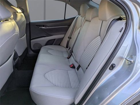 Used 2022 Toyota Camry SE image 13