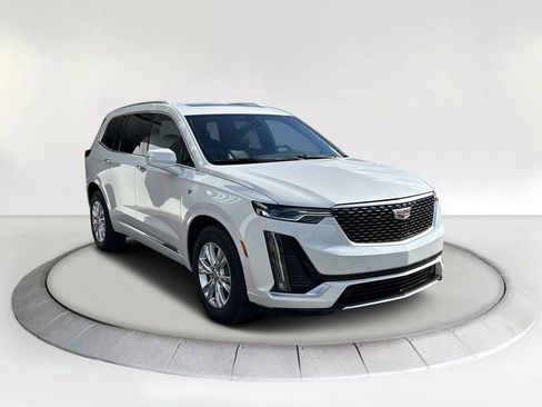 New 2025 Cadillac XT6 Luxury image 6