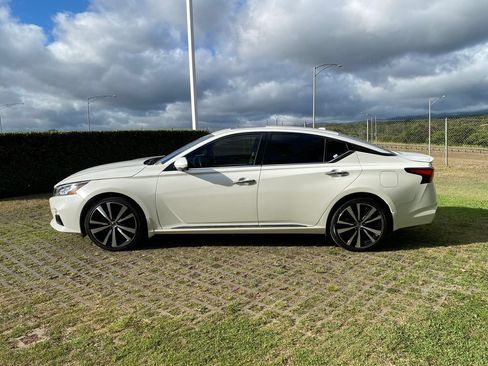 Used 2019 Nissan Altima 2.5 Platinum AWD/4WD image 4