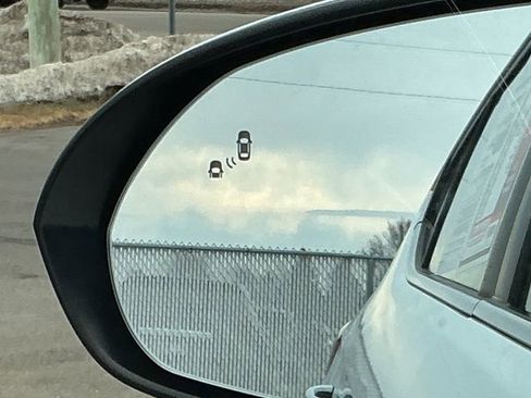 Used 2017 Hyundai Elantra Limited image 41