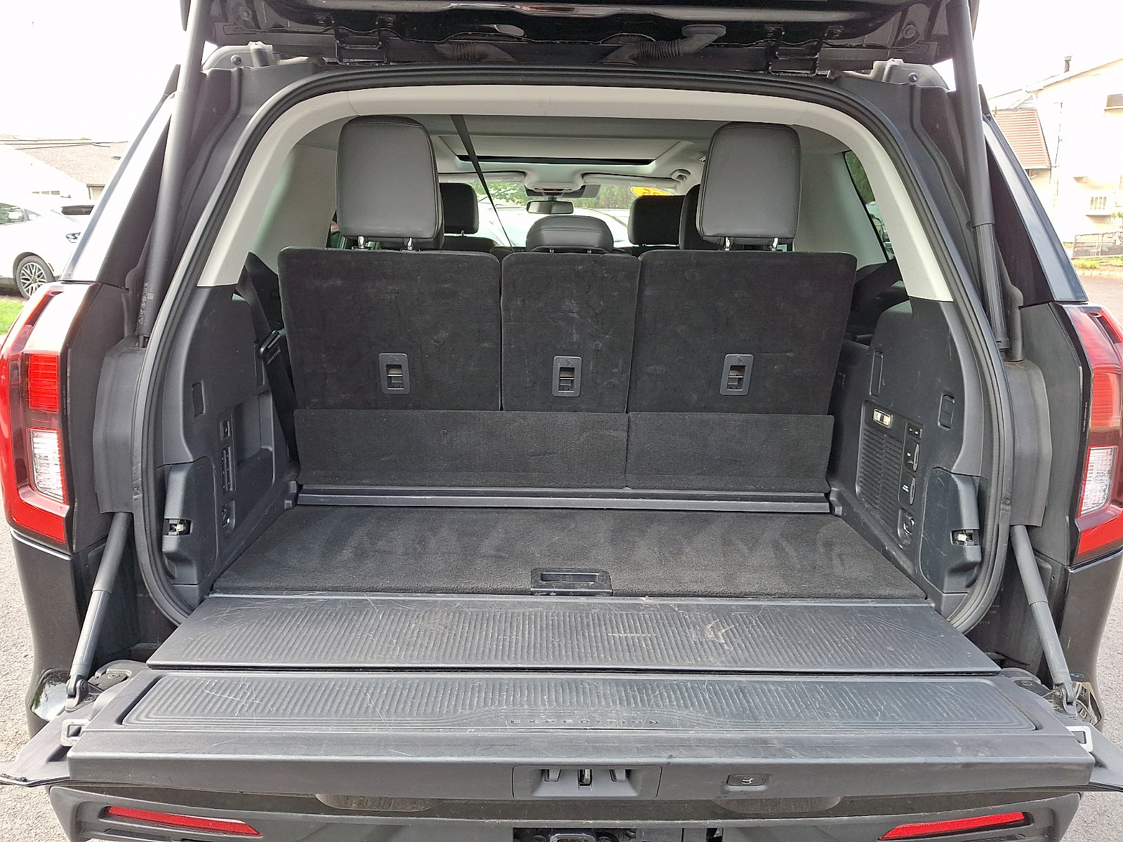 Certified 2025 Ford Expedition Active AWD/4WD image 30