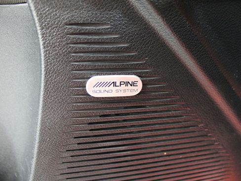 Used 2017 Dodge Challenger SXT w/ Sound Group image 8