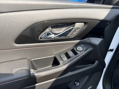 Used 2023 Chevrolet Traverse RS image 15