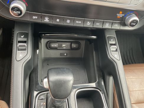 Used 2020 Kia Telluride SX w/ SX Prestige Package AWD/4WD image 16