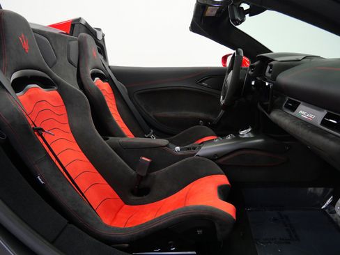 Used 2023 Maserati MC20 Spyder RWD image 23
