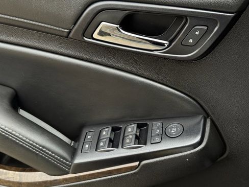 Used 2016 Chevrolet Suburban LT w/ Luxury Package image 26