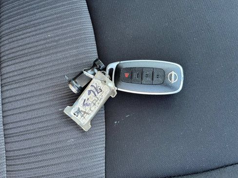 Used 2025 Nissan Sentra SV FWD image 21