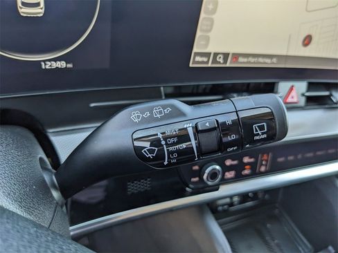 Certified 2025 Kia Sportage SX image 36