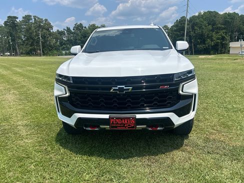 Used 2024 Chevrolet Tahoe Z71 w/ Luxury Package AWD/4WD image 3
