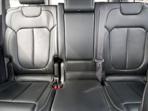 Used 2022 Jeep Grand Cherokee L Limited image 13