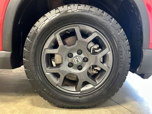 Certified 2025 Honda Pilot TrailSport image 12