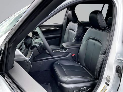 New 2026 Jeep Grand Cherokee L Limited AWD/4WD image 11