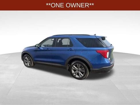Used 2021 Ford Explorer XLT w/ Equipment Group 202A AWD/4WD image 4